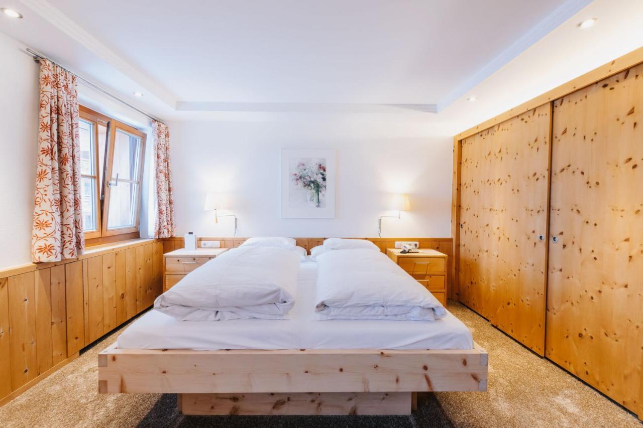 Hotel Aurora Lech am Arlberg Exteriör bild