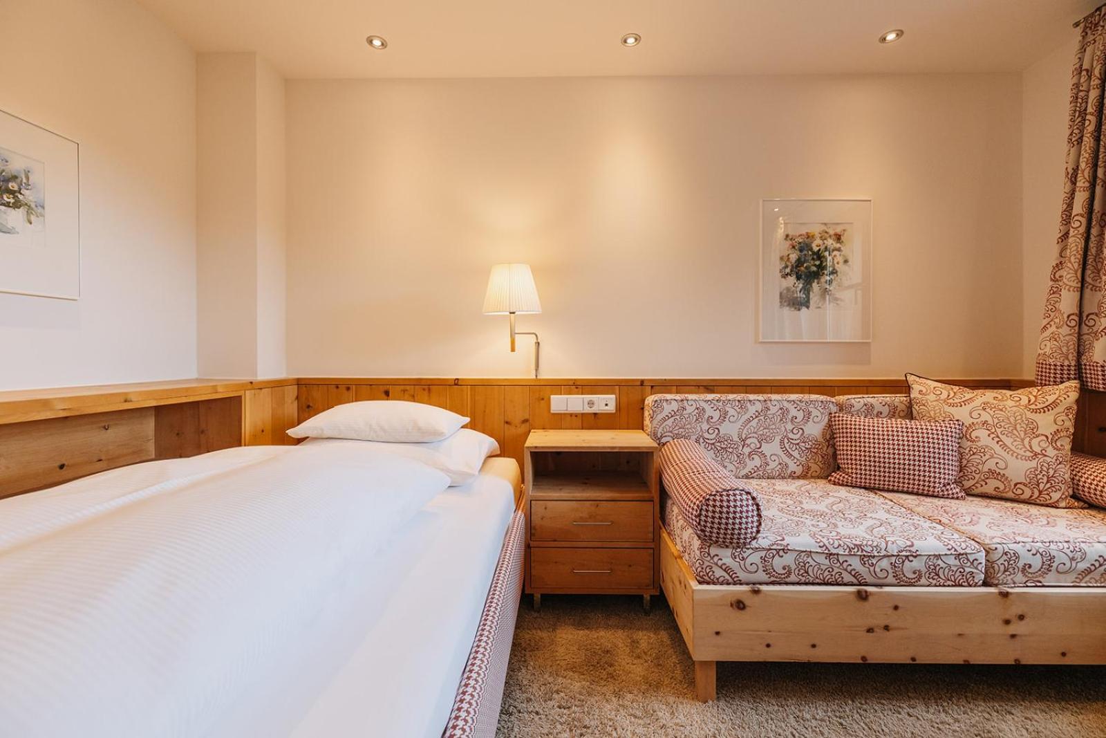 Hotel Aurora Lech am Arlberg Exteriör bild